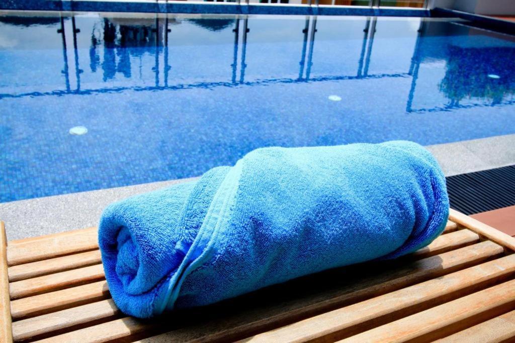 Elegancy Sansabai Hotel Patong Экстерьер фото