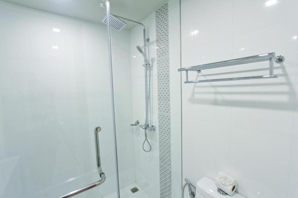 Elegancy Sansabai Hotel Patong Экстерьер фото
