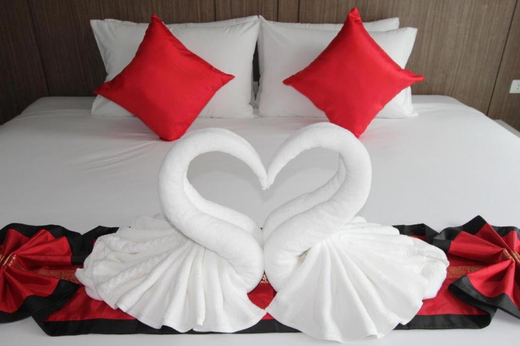 Elegancy Sansabai Hotel Patong Экстерьер фото
