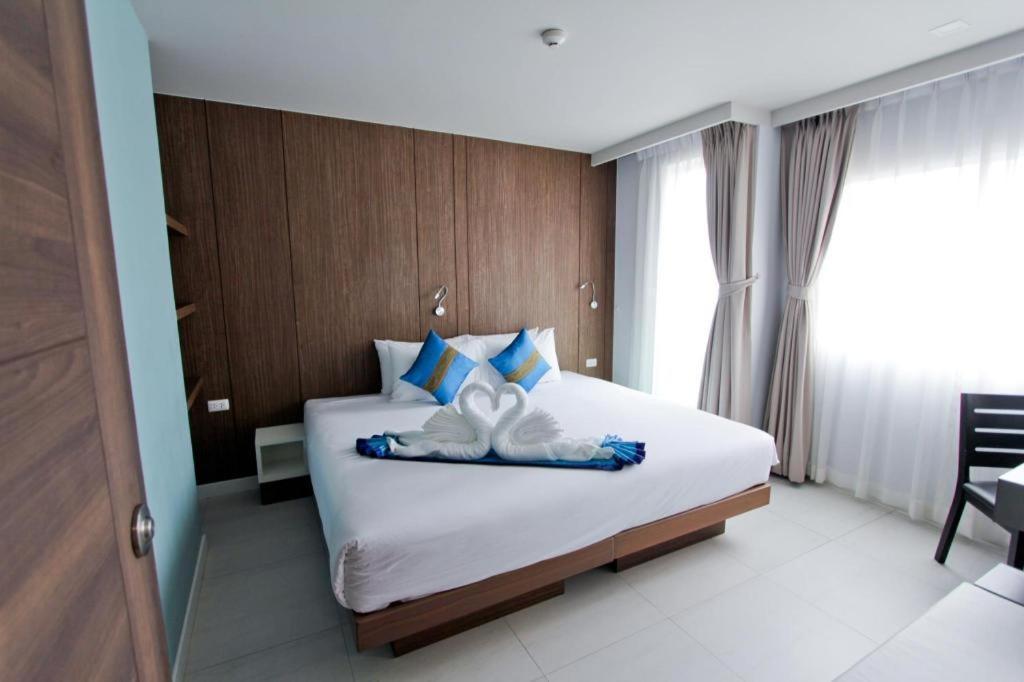 Elegancy Sansabai Hotel Patong Экстерьер фото