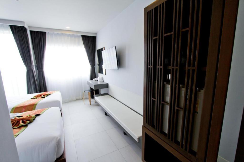 Elegancy Sansabai Hotel Patong Экстерьер фото