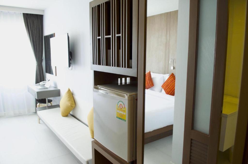 Elegancy Sansabai Hotel Patong Экстерьер фото